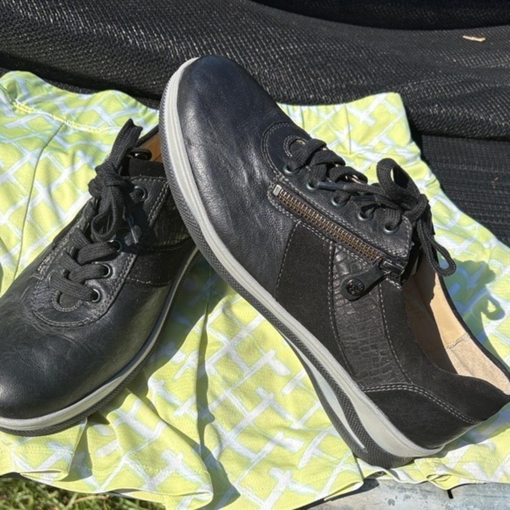 FIDELIO Stylish Black Leather Women's Sneakers